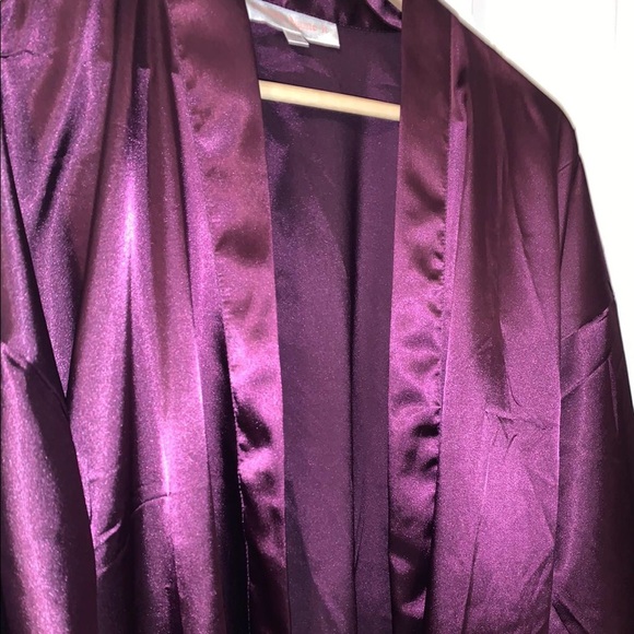 Silk Robe - Picture 5 of 6